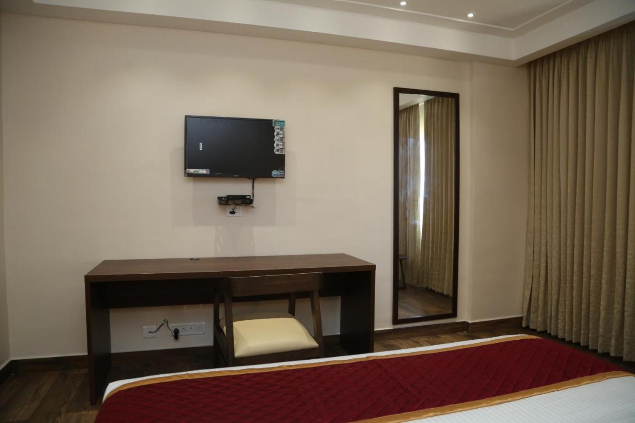Hotel Skanda Palace Thiruttani 외부 사진