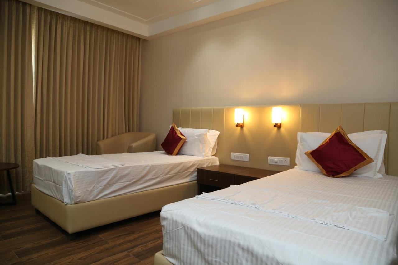 Hotel Skanda Palace Thiruttani 외부 사진