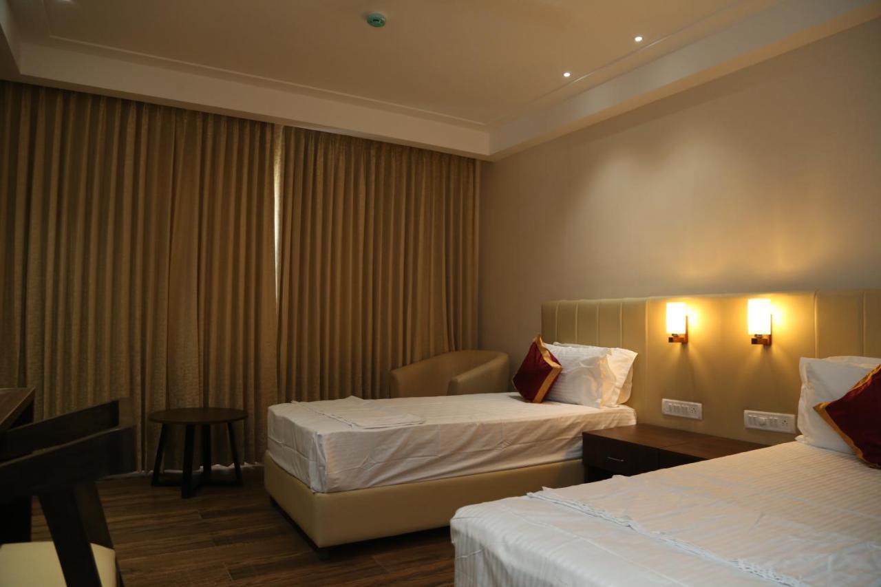 Hotel Skanda Palace Thiruttani 외부 사진
