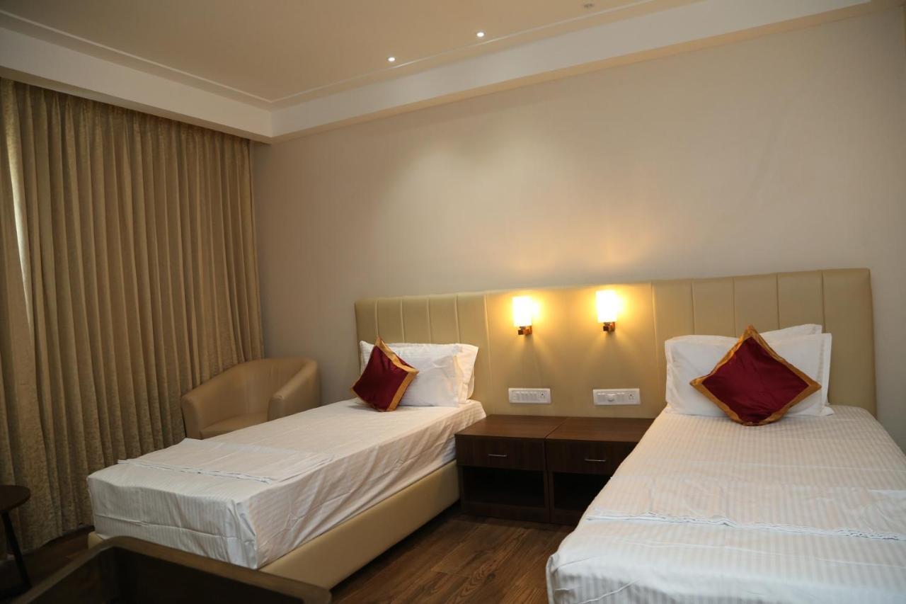 Hotel Skanda Palace Thiruttani 외부 사진